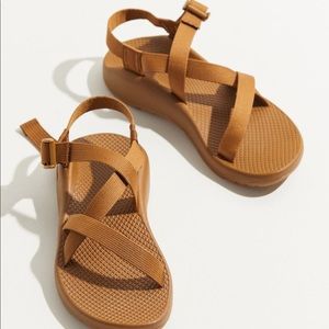 NEW Chaco Chromatic Sandal - Brown / Tan